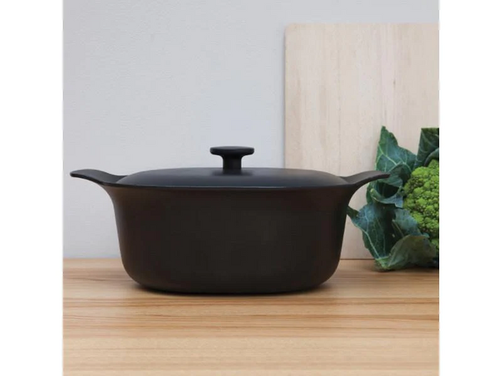 Cast Iron Covered Dutch Oven - Black